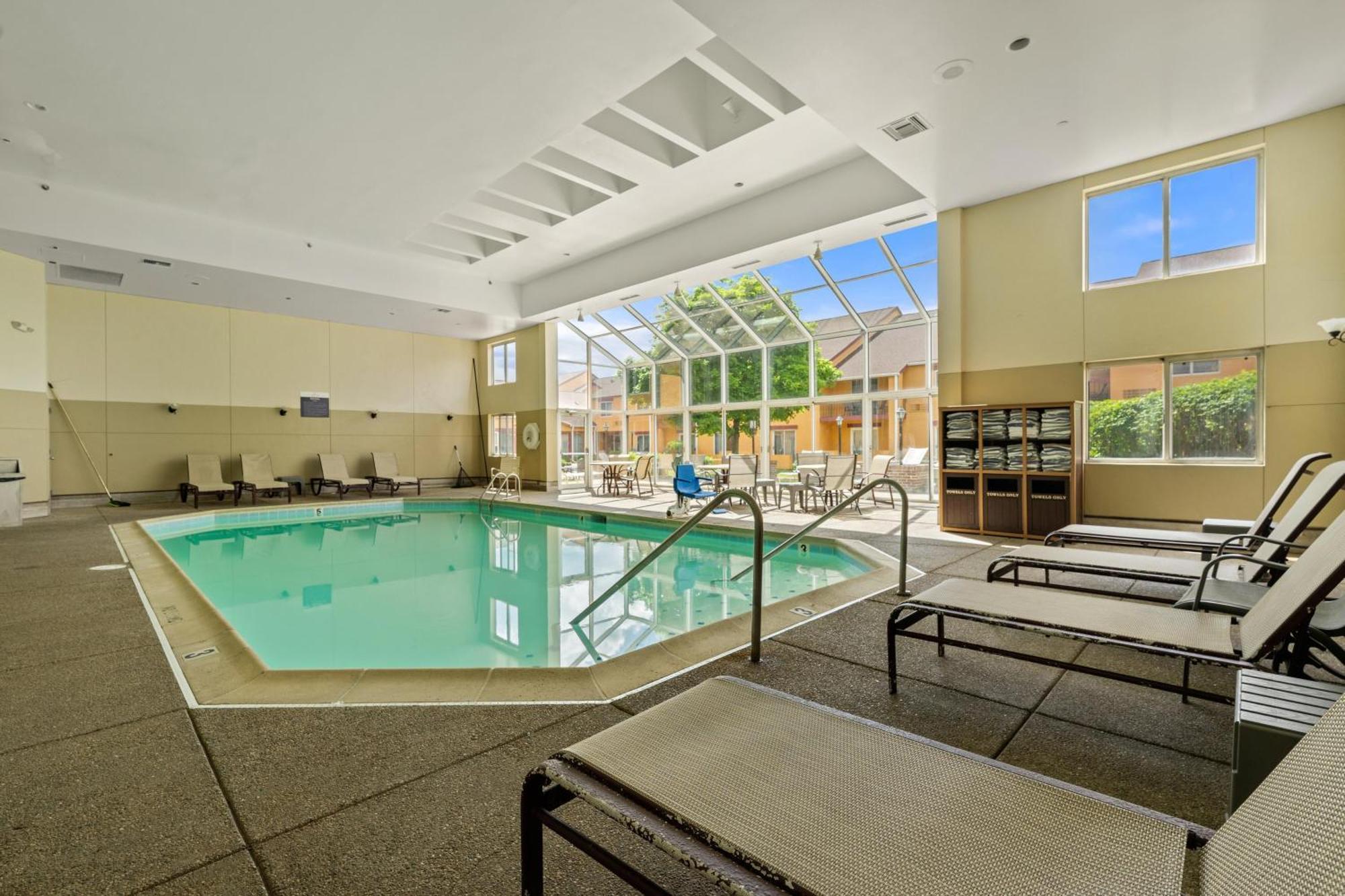 Chicago Club Inn & Suite Oakbrook Terrace Exteriör bild