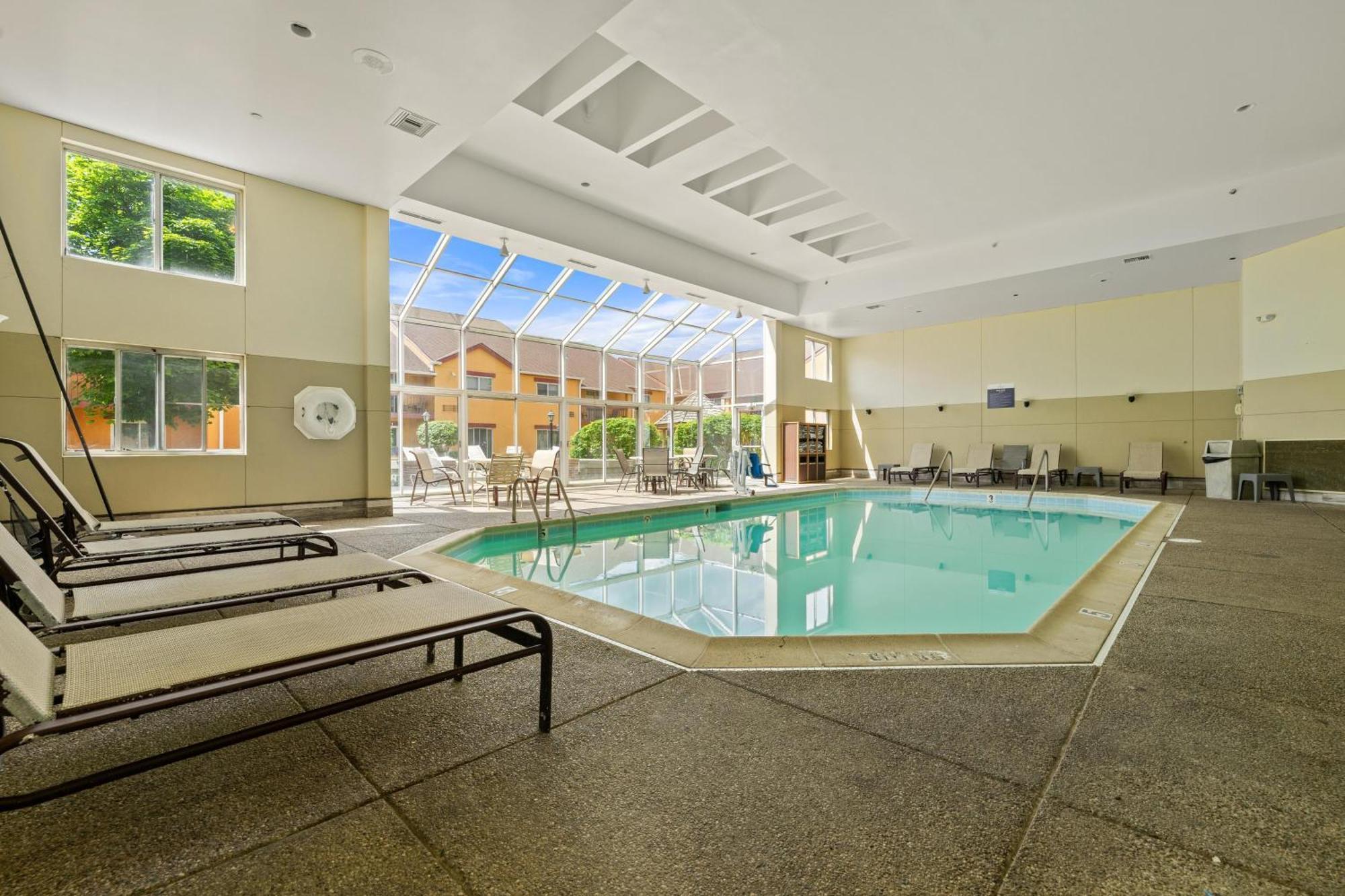 Chicago Club Inn & Suite Oakbrook Terrace Exteriör bild