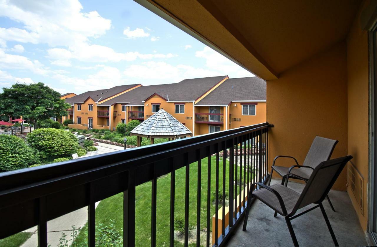 Chicago Club Inn & Suite Oakbrook Terrace Exteriör bild